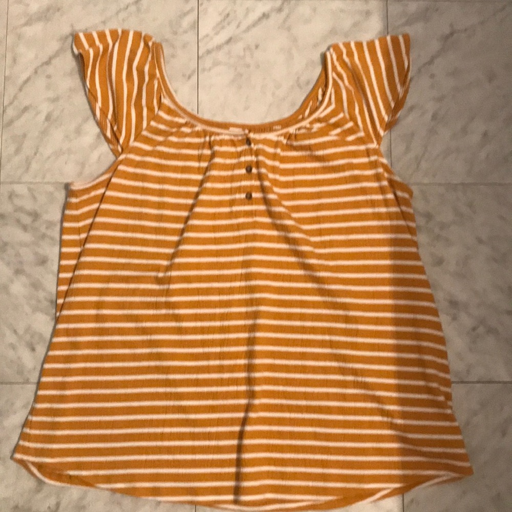 Old Navy women’s top